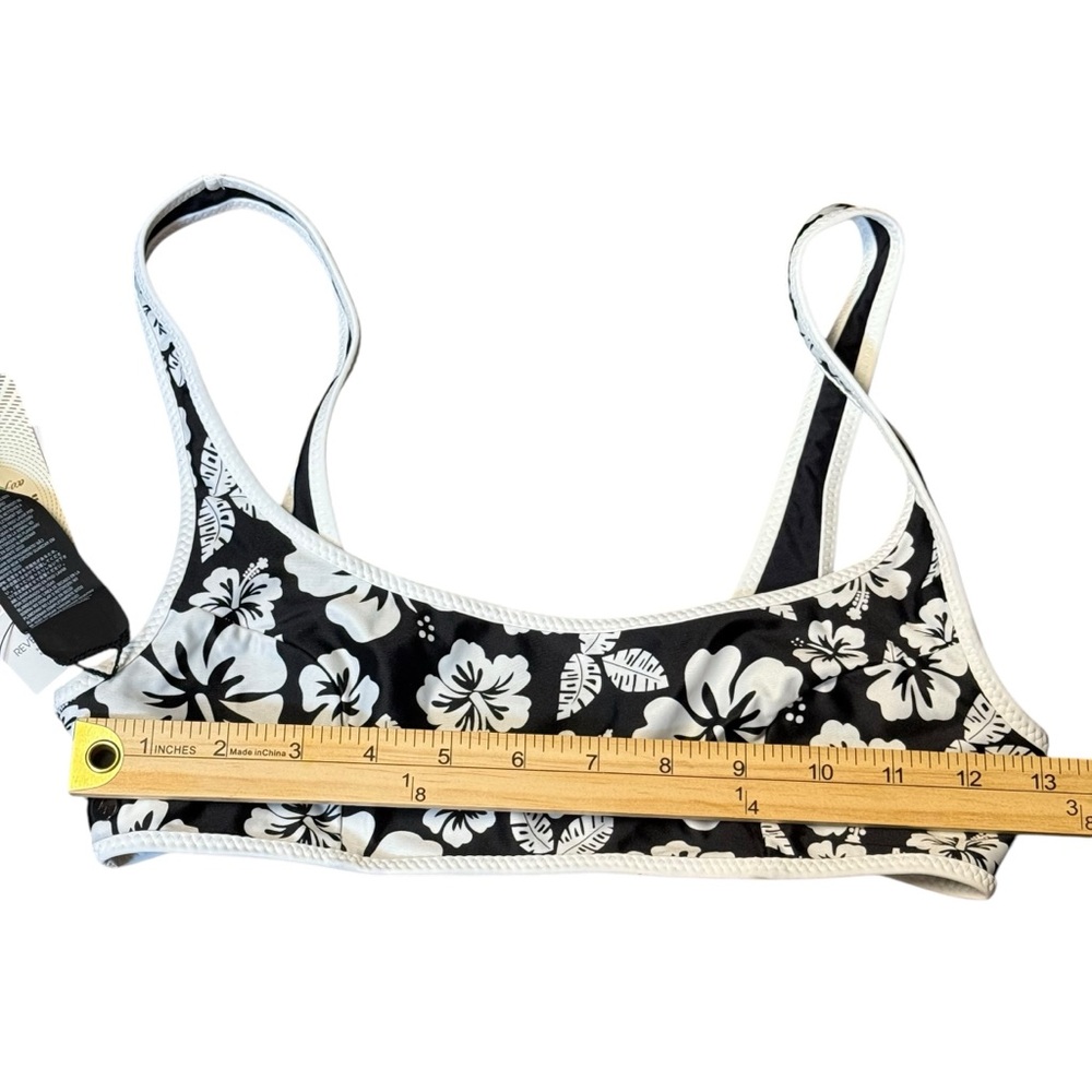 VOLCOM reversible Black and White Floral Bikini top coco scoop size SMALL - Picture 4 of 16